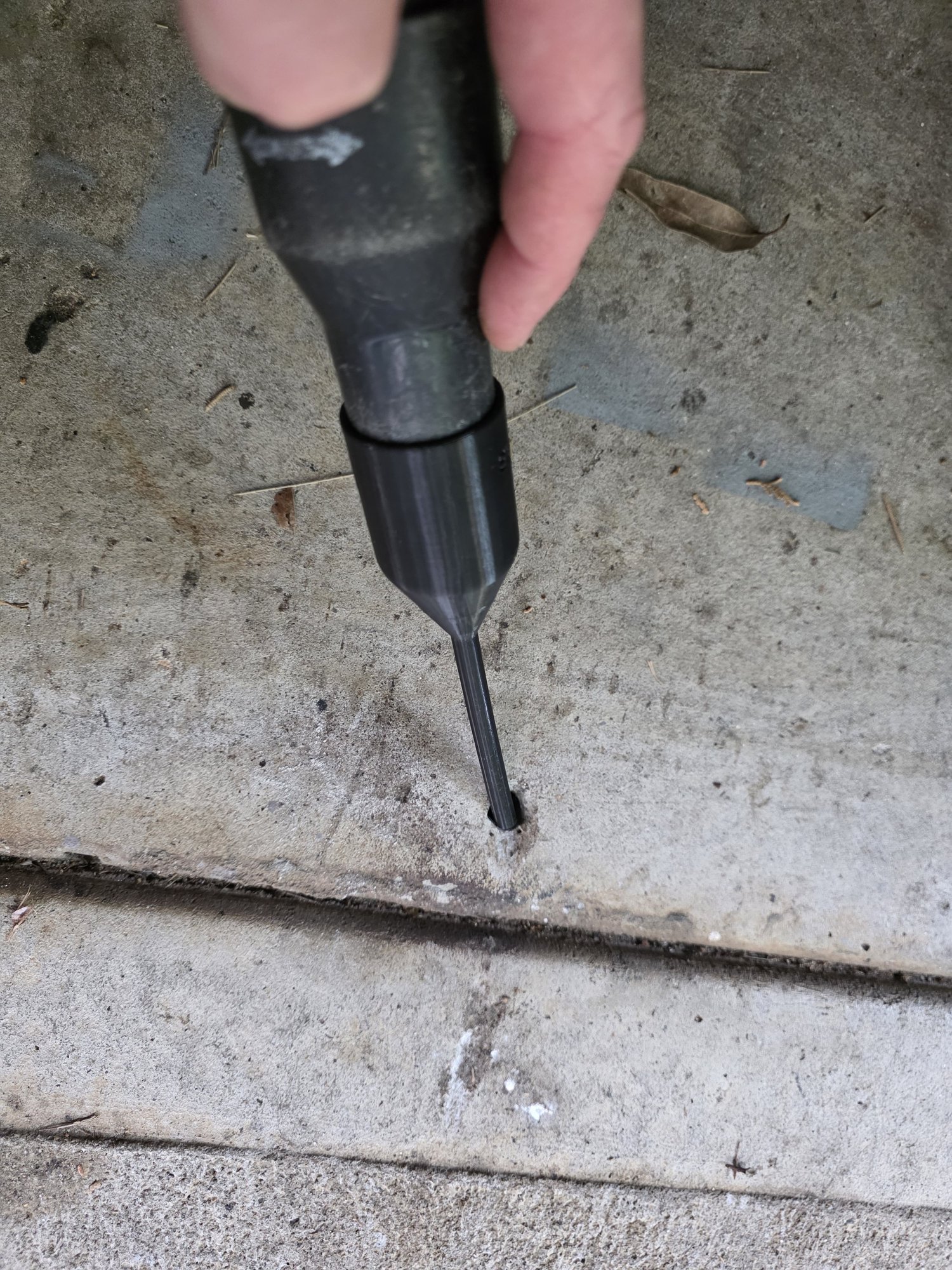 8mm Drill Hole Dust Extractor - Suits Milwaukee M18 Vacuums
